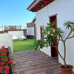 https://casita-los-cejales.tenerifehoteles.net