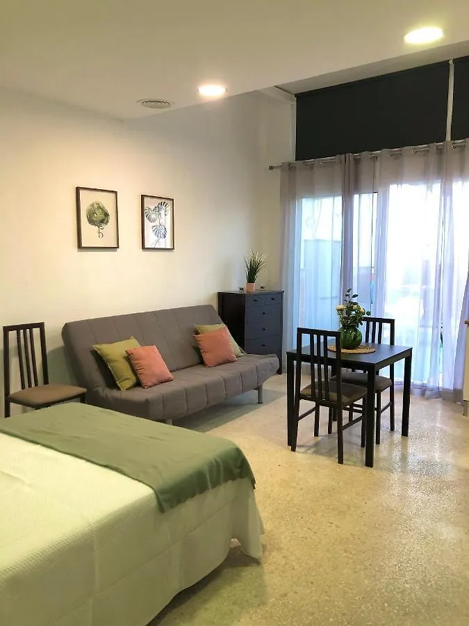 Apartamento Con Piscina En Ciudad Jardin Malaga