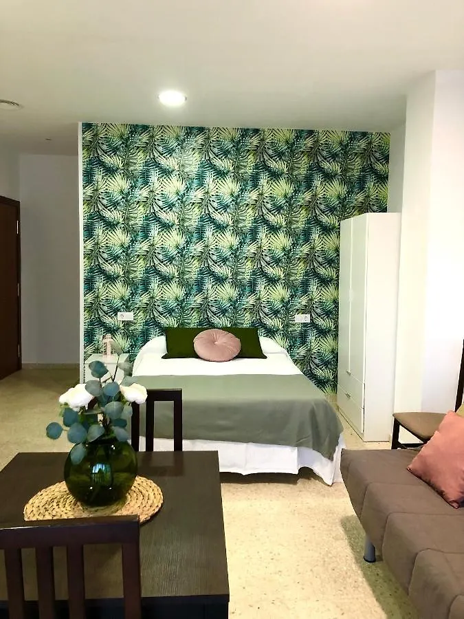 Apartamento Con Piscina En Ciudad Jardin Malaga