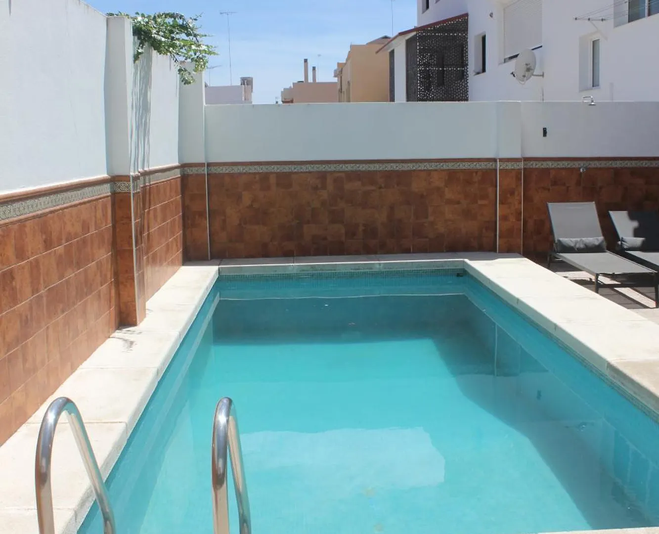 Apartamento Con Piscina En Ciudad Jardin Malaga Apartment