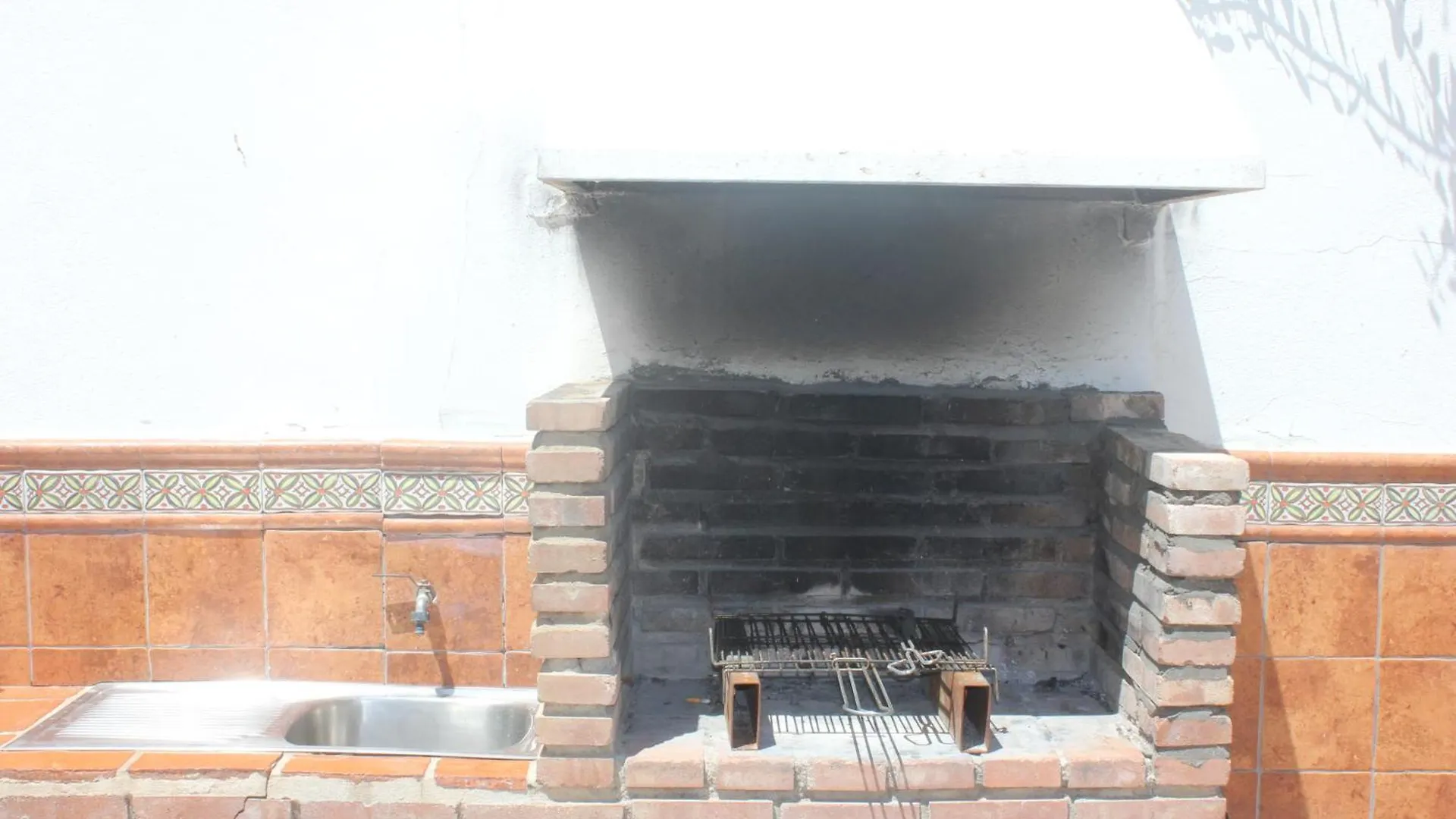 Apartamento Con Piscina En Ciudad Jardin contacts